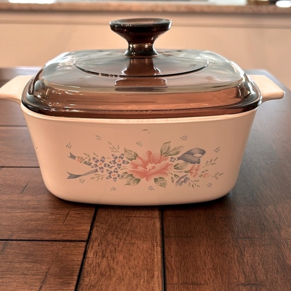 Vintage CORNINGWARE CASSEROLE DISH with Amber Lid Symphony Pattern 1.5 Liter